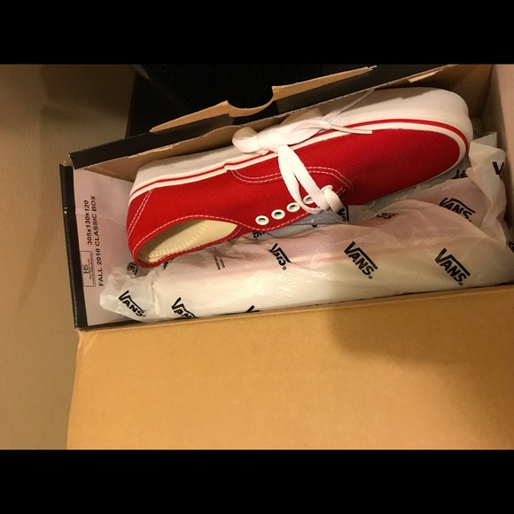 Vans - Picture 3 of 4